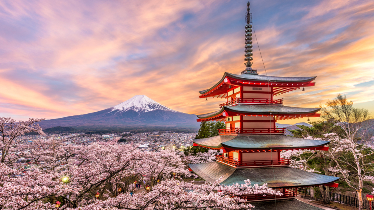 外国人に富士山を英語で説明しよう登山の誘い ルート 樹海 注意点まで