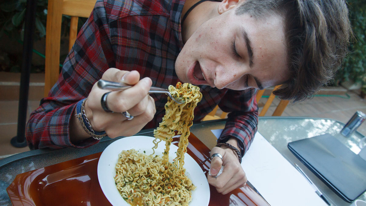 毎日eトレ 743 暑い時こそ激辛ラーメンを食べるのが男でしょ