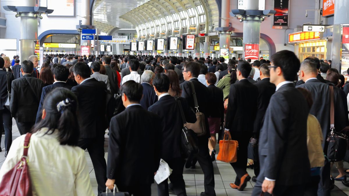 毎日eトレ 775 事故で電車が動きそうにないから先にレストランに行って